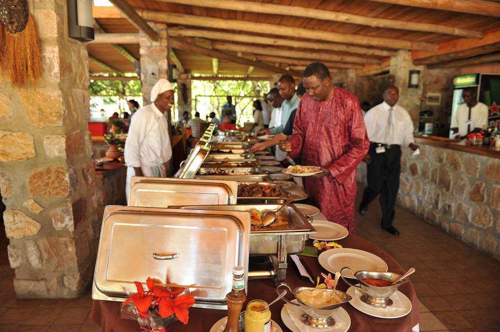 Hotel Club Du Lac Tanganyika Бужумбура Екстериор снимка