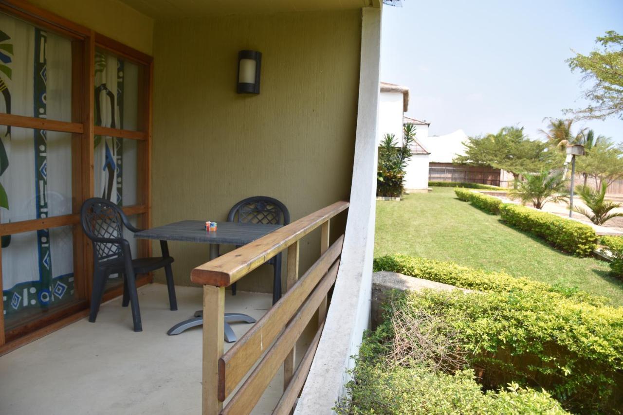 Hotel Club Du Lac Tanganyika Бужумбура Екстериор снимка
