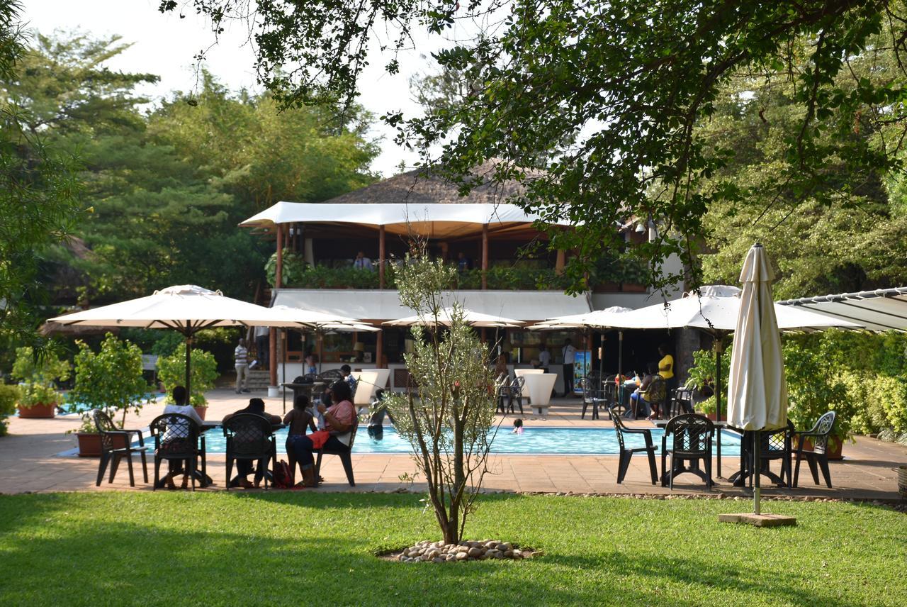 Hotel Club Du Lac Tanganyika Бужумбура Екстериор снимка